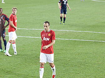Dimitar Berbatov officially re...